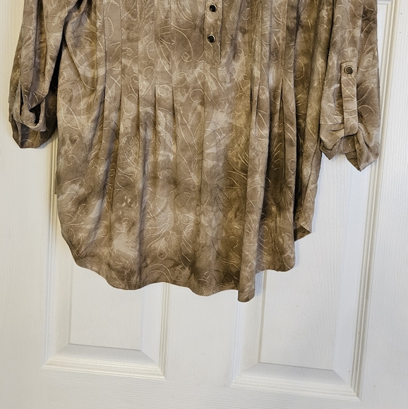 New Directions Women's Size Large Tan & Cream Blended Henley Blouse Top - Picture 1 of 3